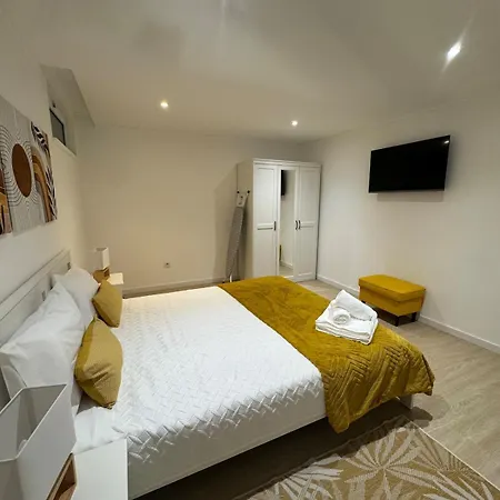 Cantinho Do Avo Almeida Дом отдыха Назаре